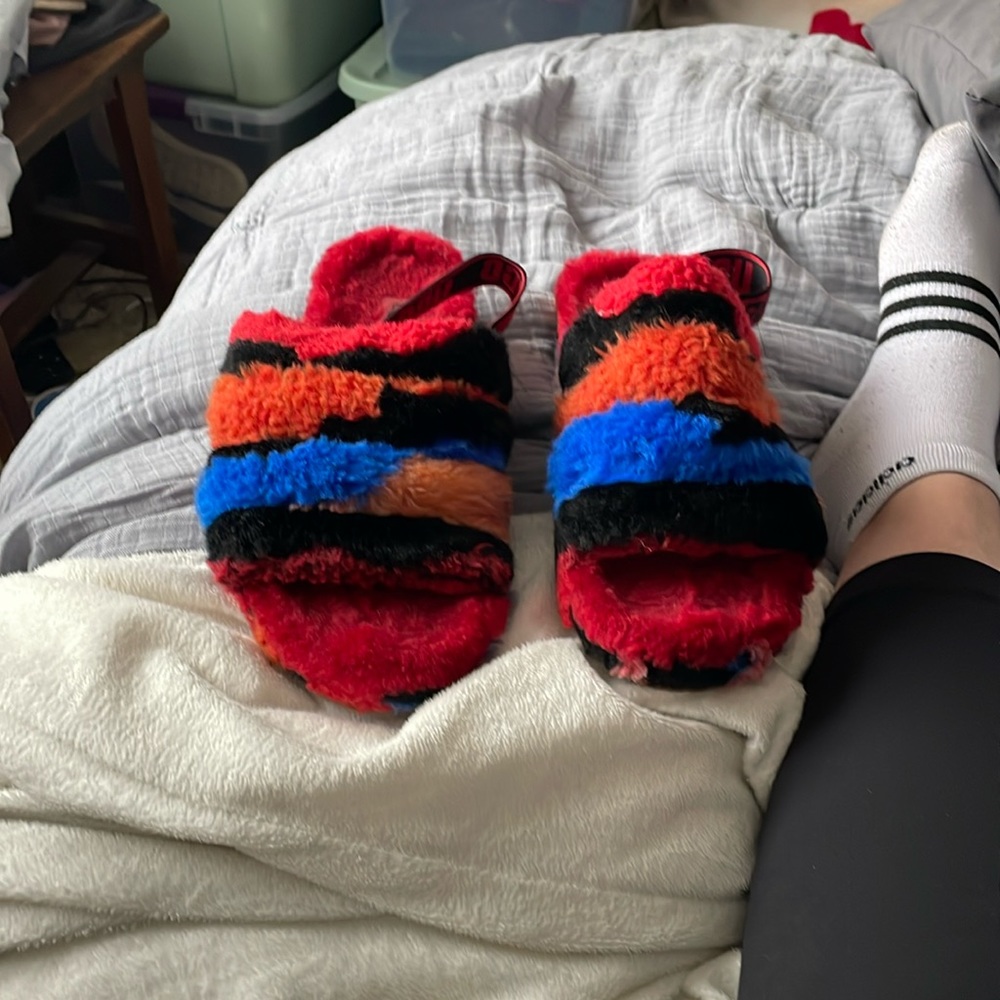 Ugg Fluff Yeah Slides Slippers Cali Collage Red Sz 10
